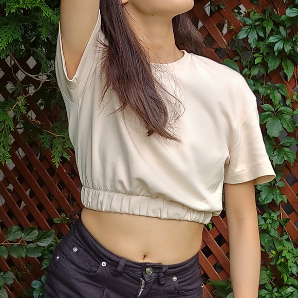 Beige top - Picture 1 of 3